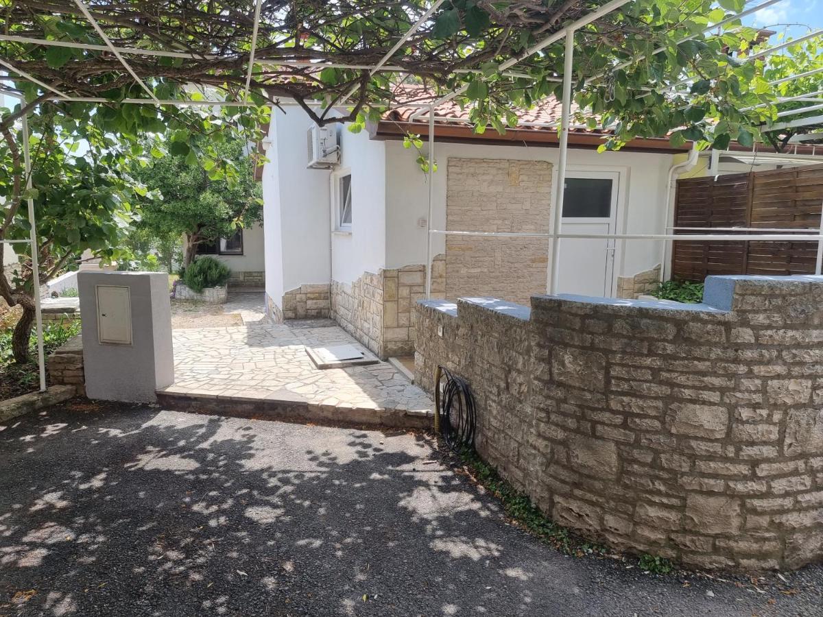 Studio Apartman Premantura Exteriér fotografie